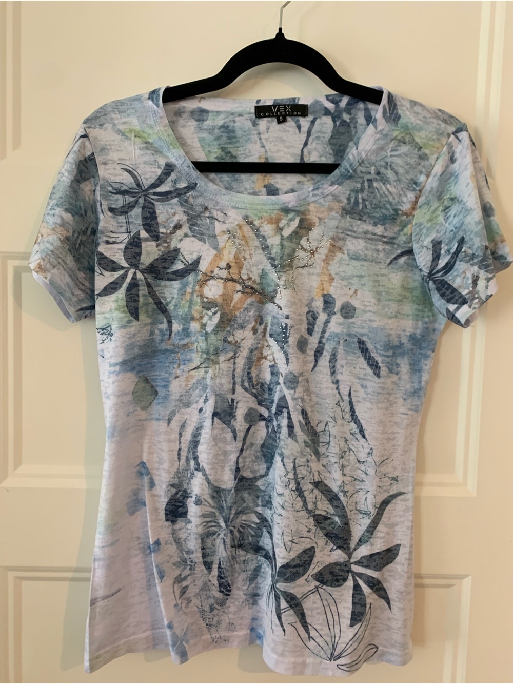 Vex , Women's Floral Print Short Sleeve Tee - Blue Multi